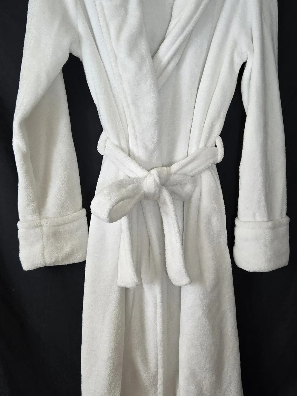 Secret Treasures Plush White Robe with Shawl Collar and Tie #548